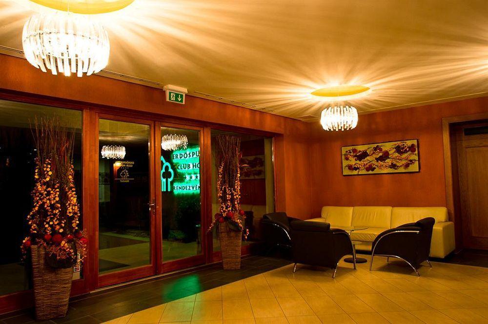 Erdospuszta Club Hotel Fenyves Debreţin Exterior foto