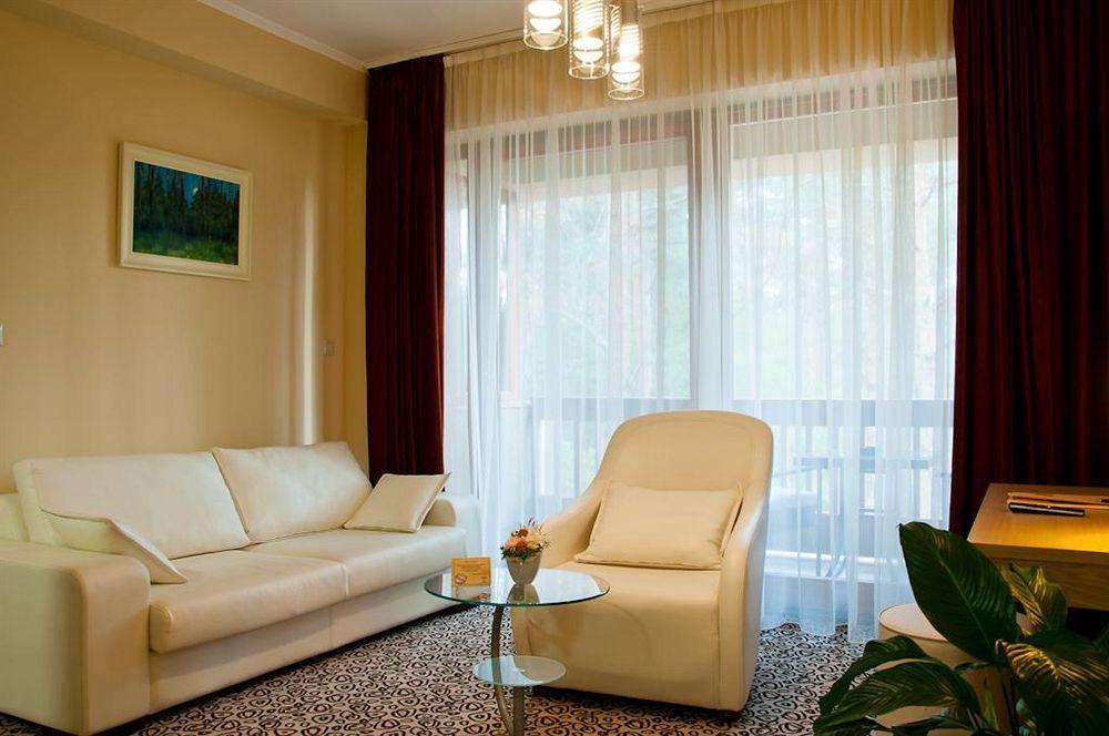 Erdospuszta Club Hotel Fenyves Debreţin Exterior foto