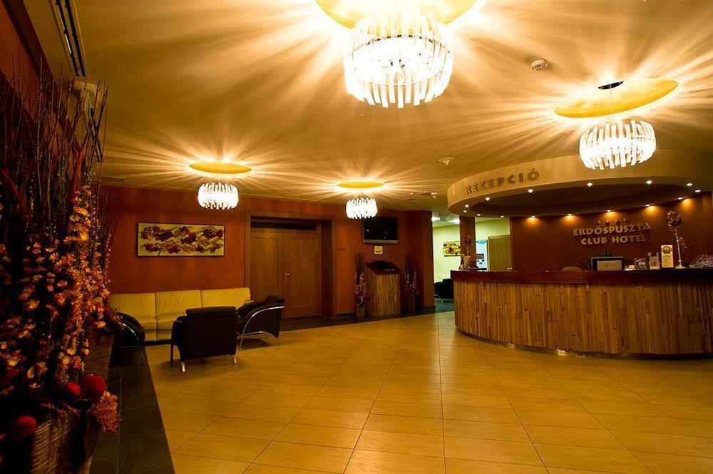 Erdospuszta Club Hotel Fenyves Debreţin Exterior foto