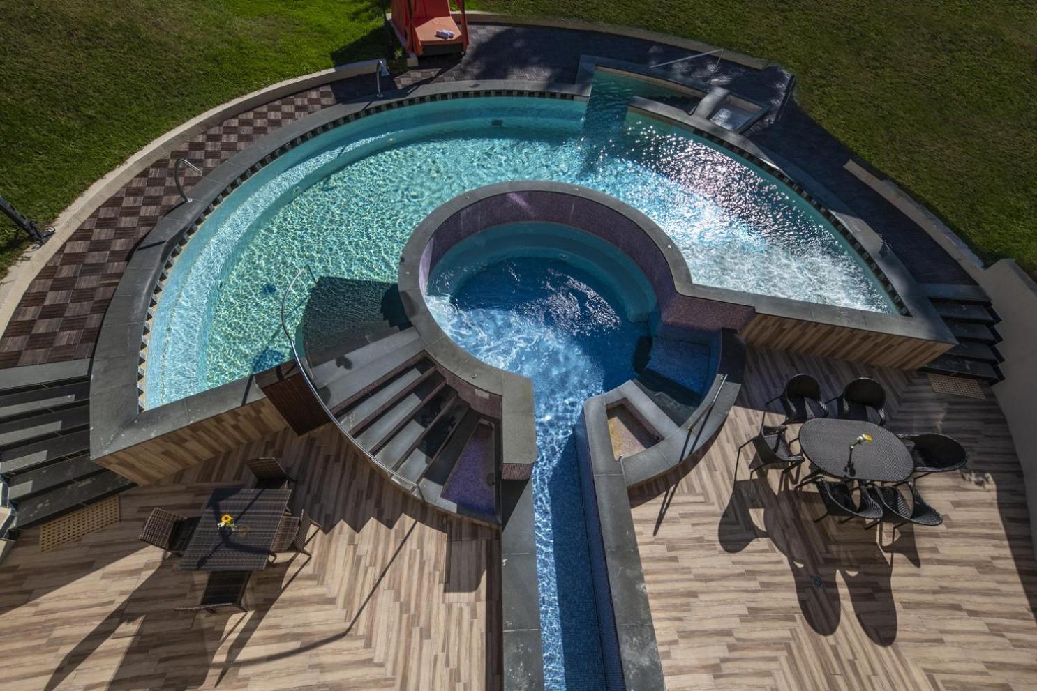 Erdospuszta Club Hotel Fenyves Debreţin Exterior foto